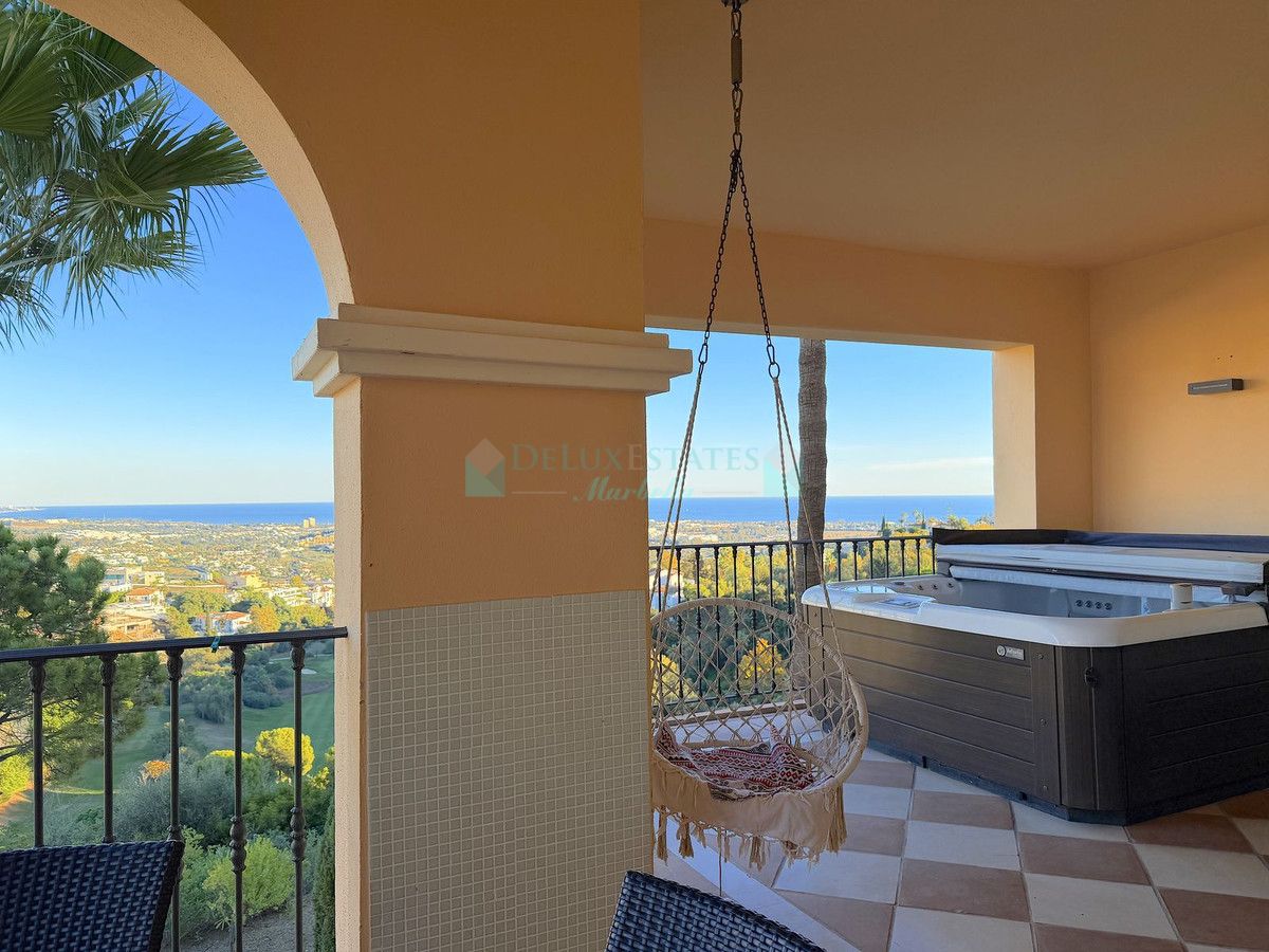 Apartment for sale in Benahavis