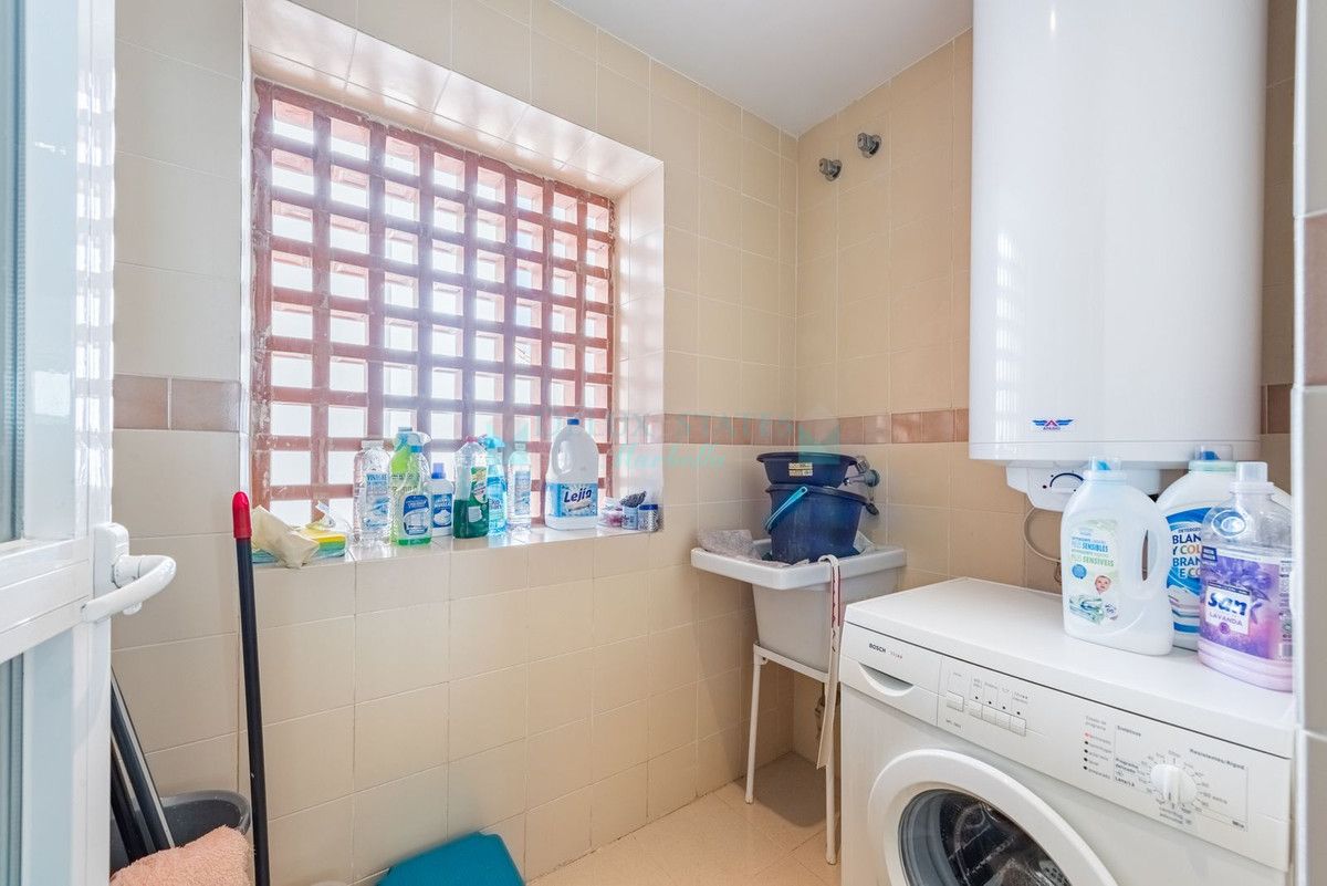 Penthouse for sale in Atalaya, Estepona