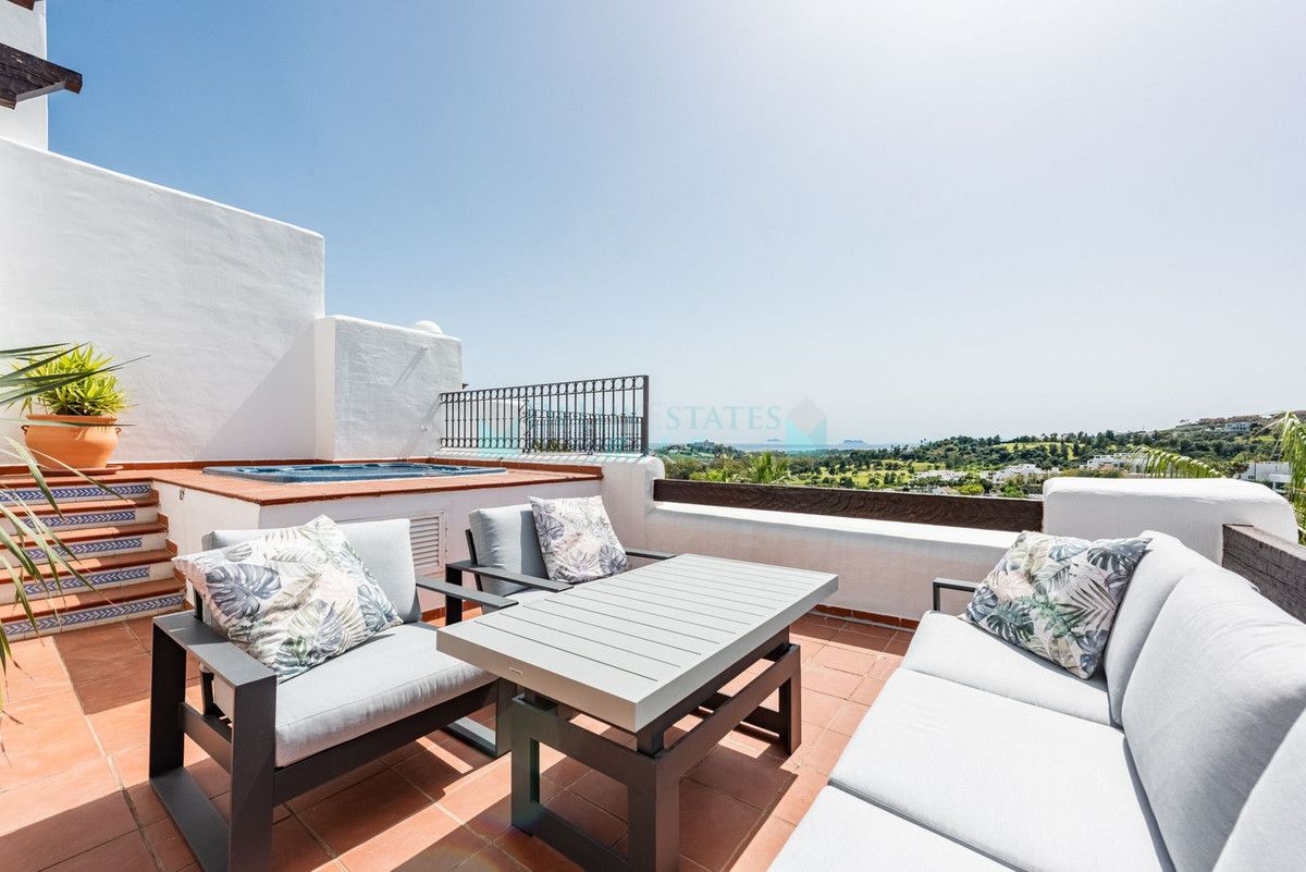 Penthouse for sale in Atalaya, Estepona