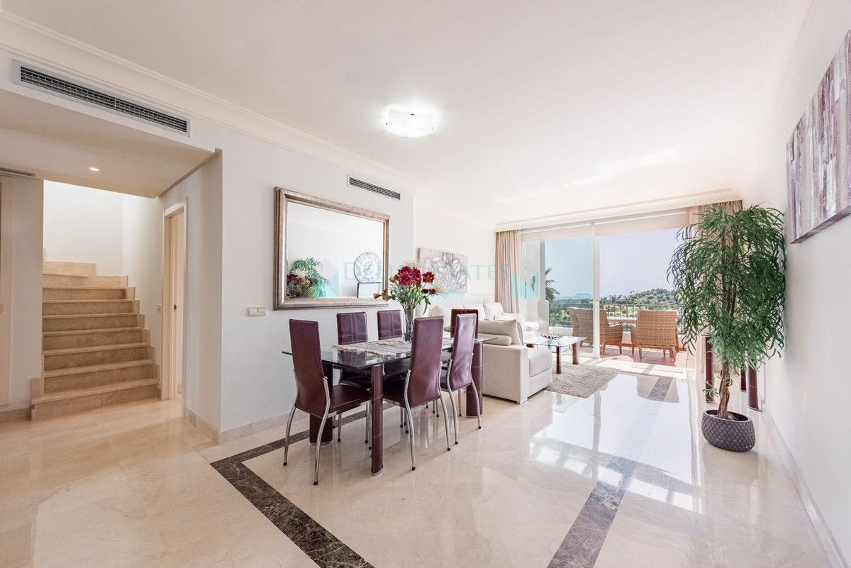 Penthouse for sale in Atalaya, Estepona