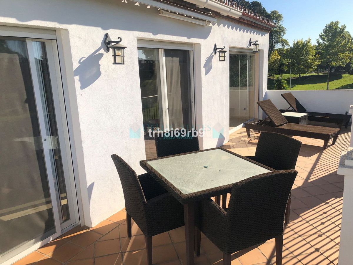 Villa for sale in Benamara, Estepona