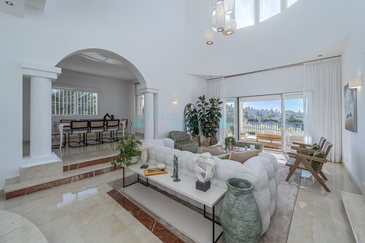 Villa en venta en Nueva Andalucia