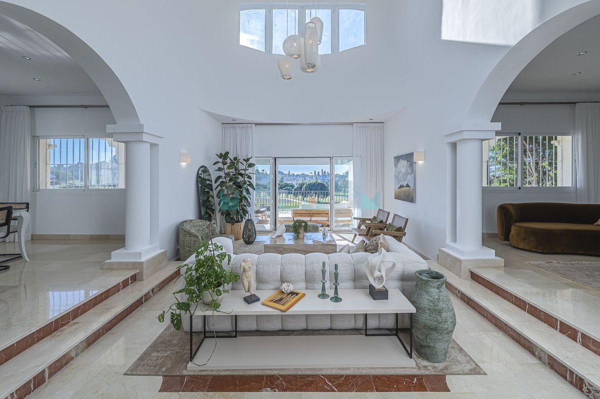 Villa en venta en Nueva Andalucia