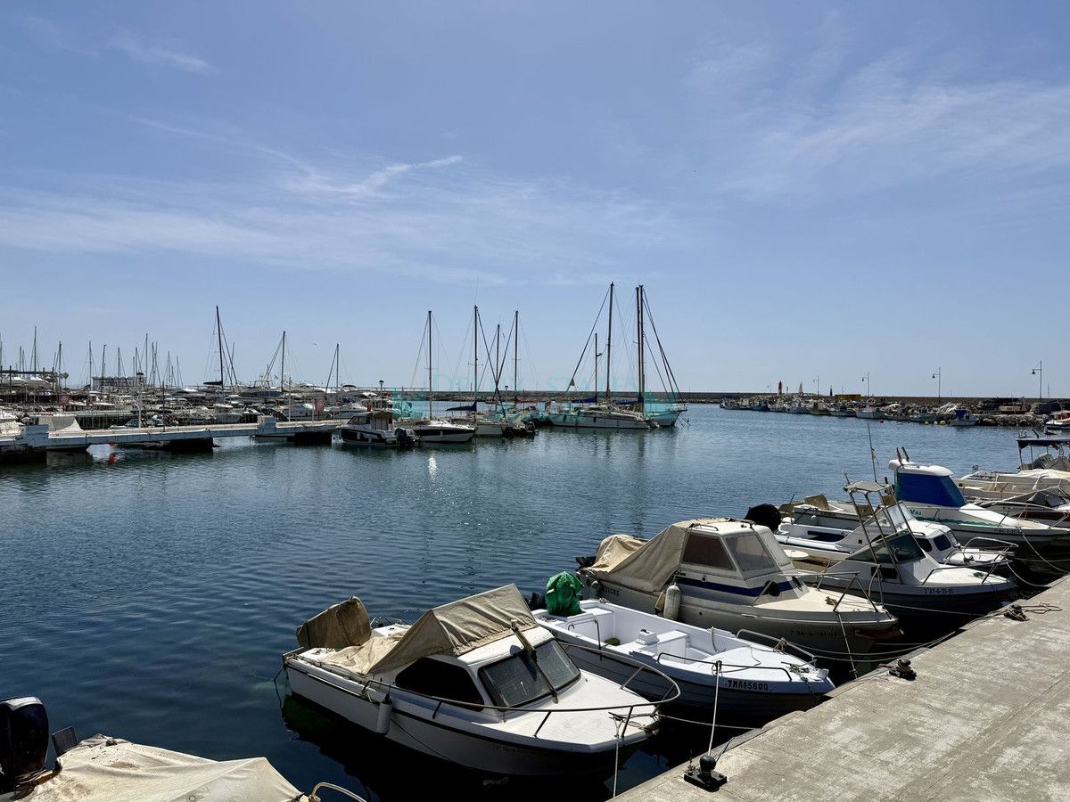 Apartment for sale in Estepona