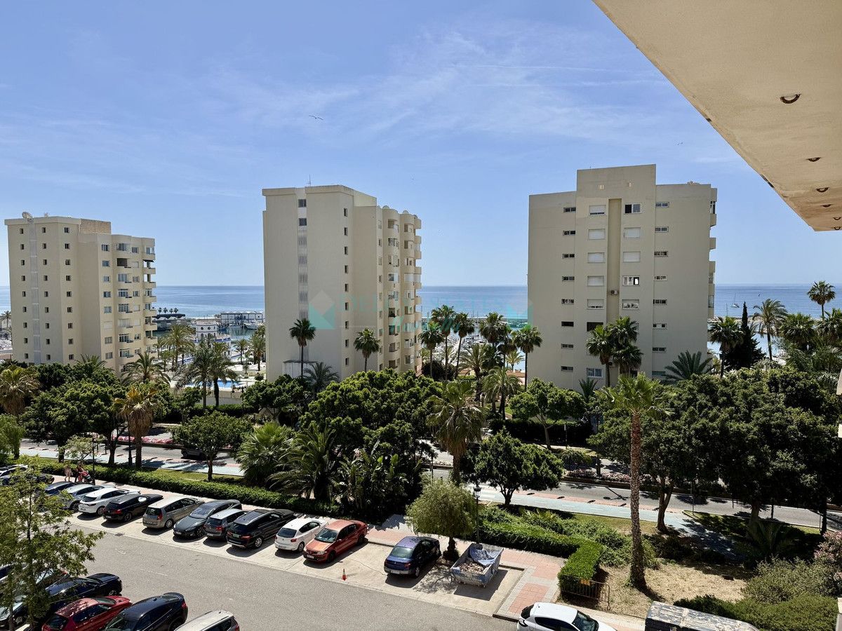 Apartment for sale in Estepona