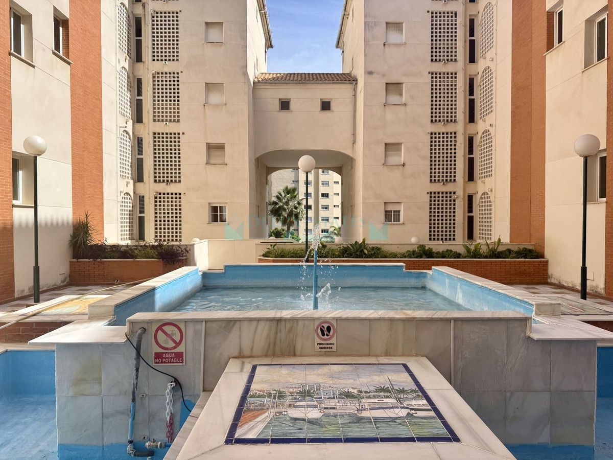 Apartment for sale in Estepona