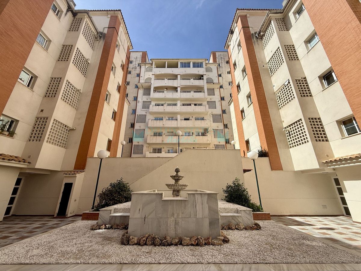 Apartment for sale in Estepona