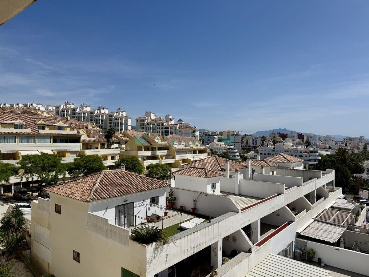 Apartment for sale in Estepona