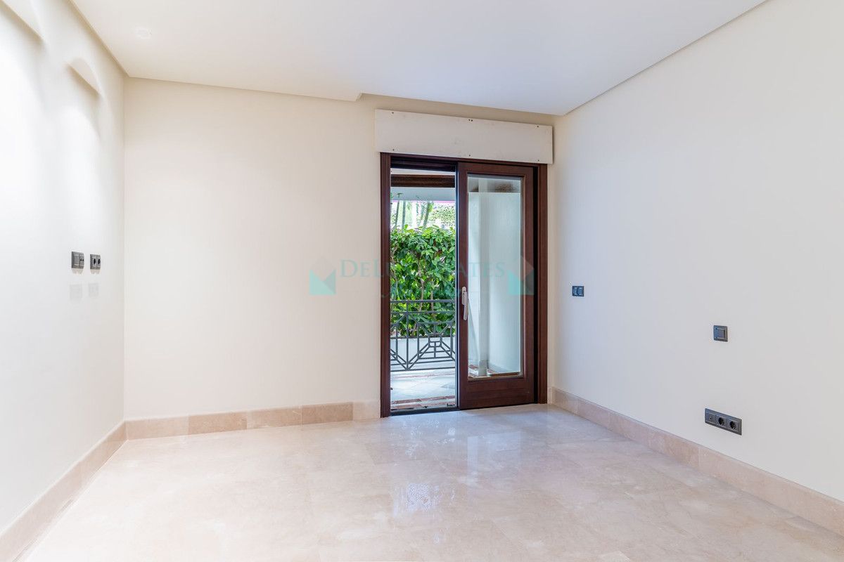 Ground Floor Apartment for sale in Estepona