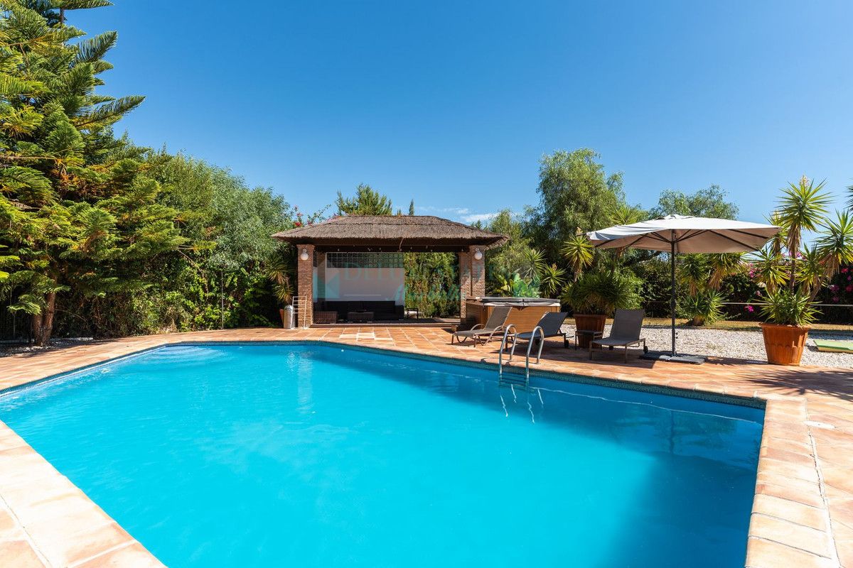 Villa en venta en Benahavis