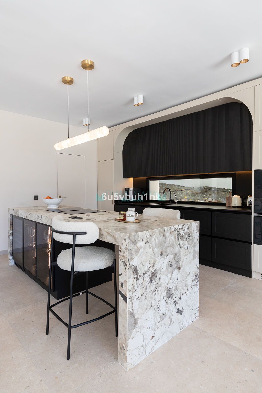 Villa for sale in Benahavis
