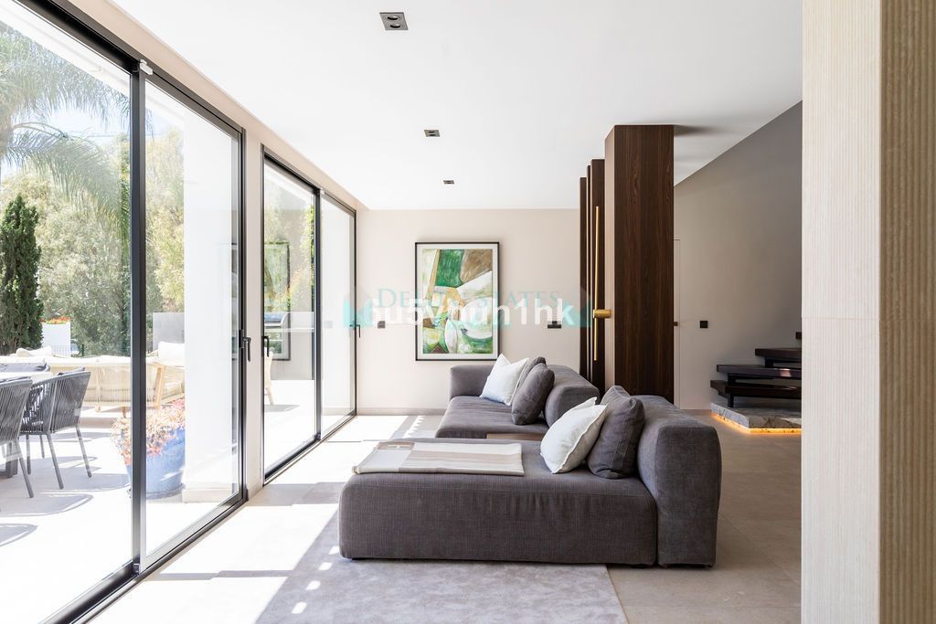 Villa for sale in Benahavis
