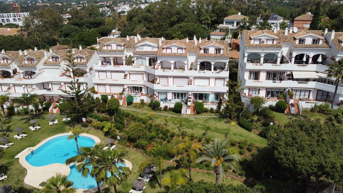 Ático en venta en Elviria, Marbella Este