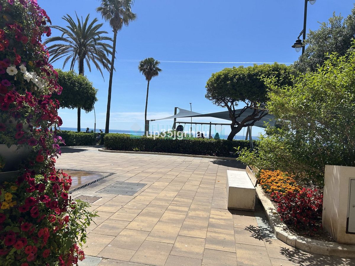 Apartment for sale in Estepona