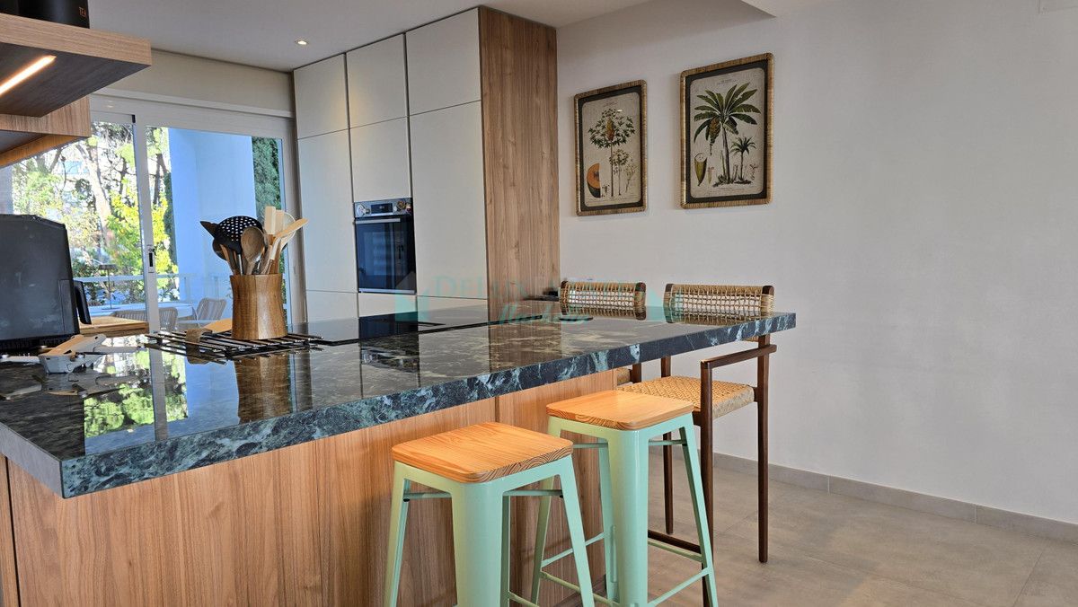 Apartment for rent in Rio Real, Marbella East