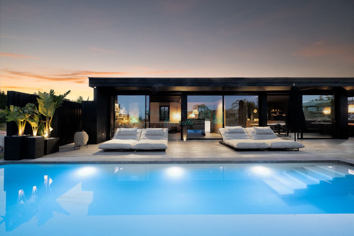 Villa for sale in Valle Romano, Estepona