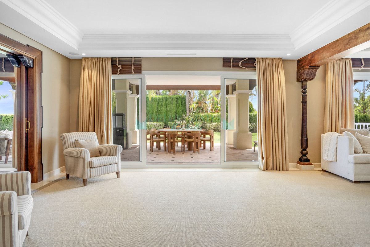 Villa for rent in Benahavis