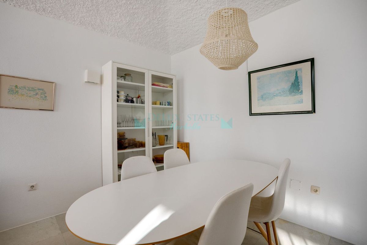 Villa Pareada en venta en Estepona
