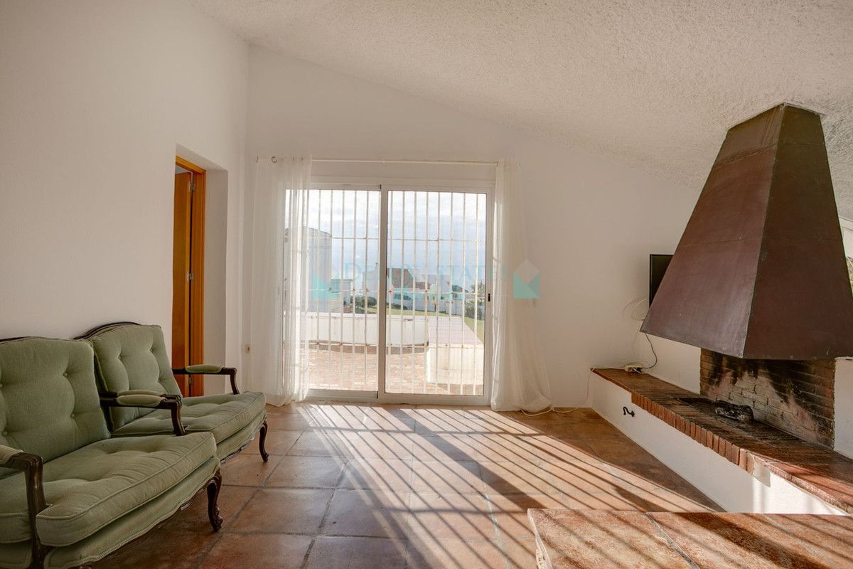 Villa Pareada en venta en Estepona