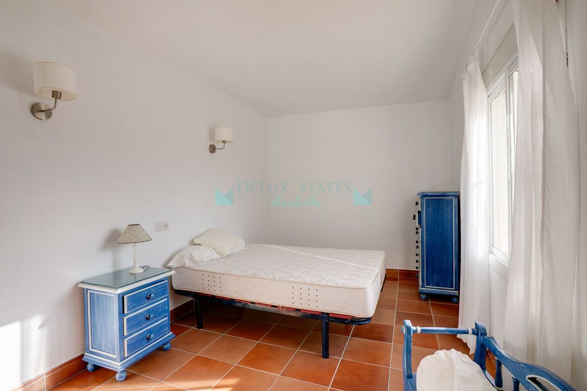 Villa Pareada en venta en Estepona