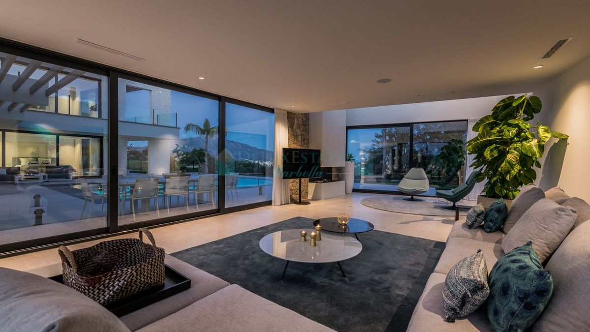 Villa for sale in Benahavis