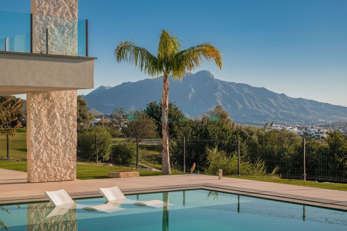 Villa for sale in Benahavis