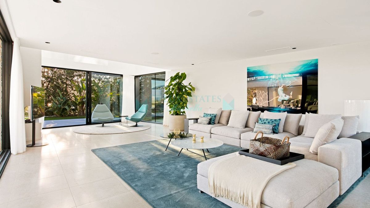 Villa for sale in Benahavis