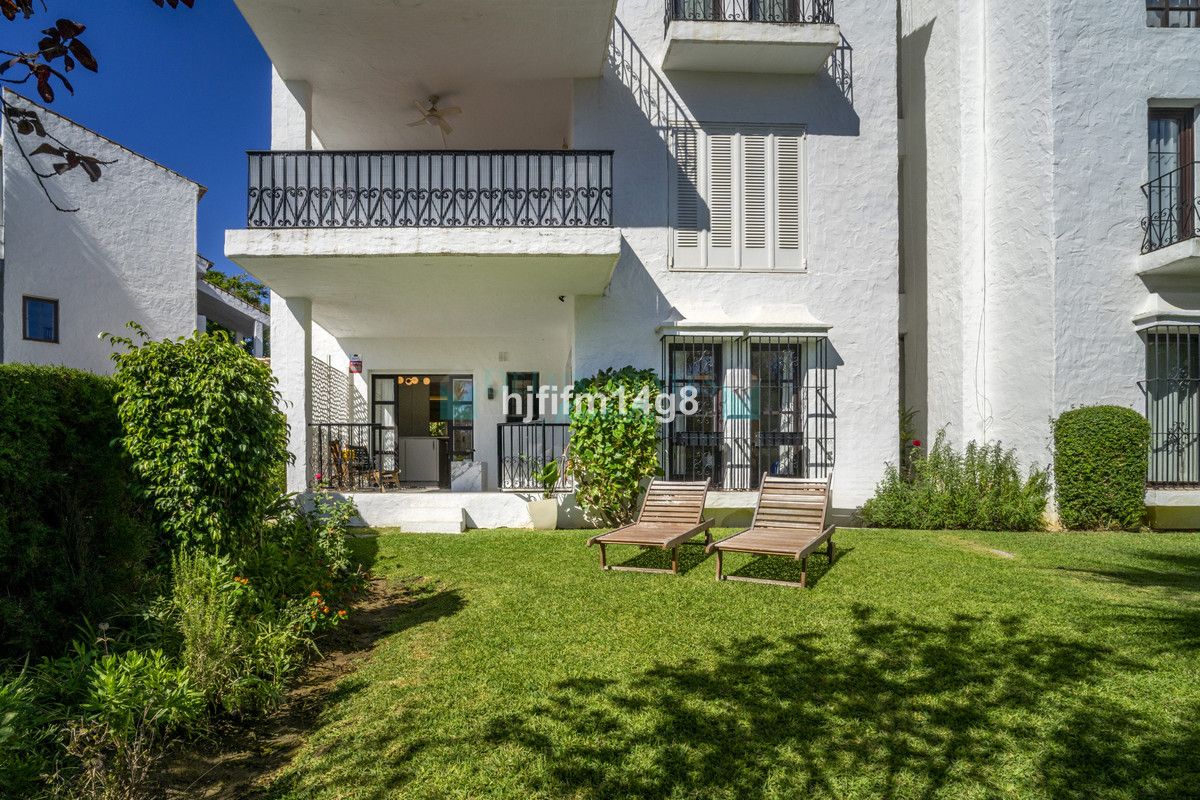 Ground Floor Apartment for sale in Nueva Andalucia