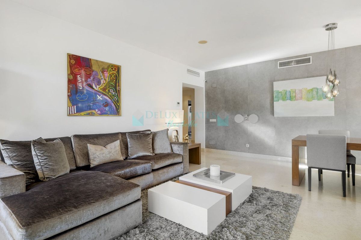 Ground Floor Apartment for sale in Benahavis