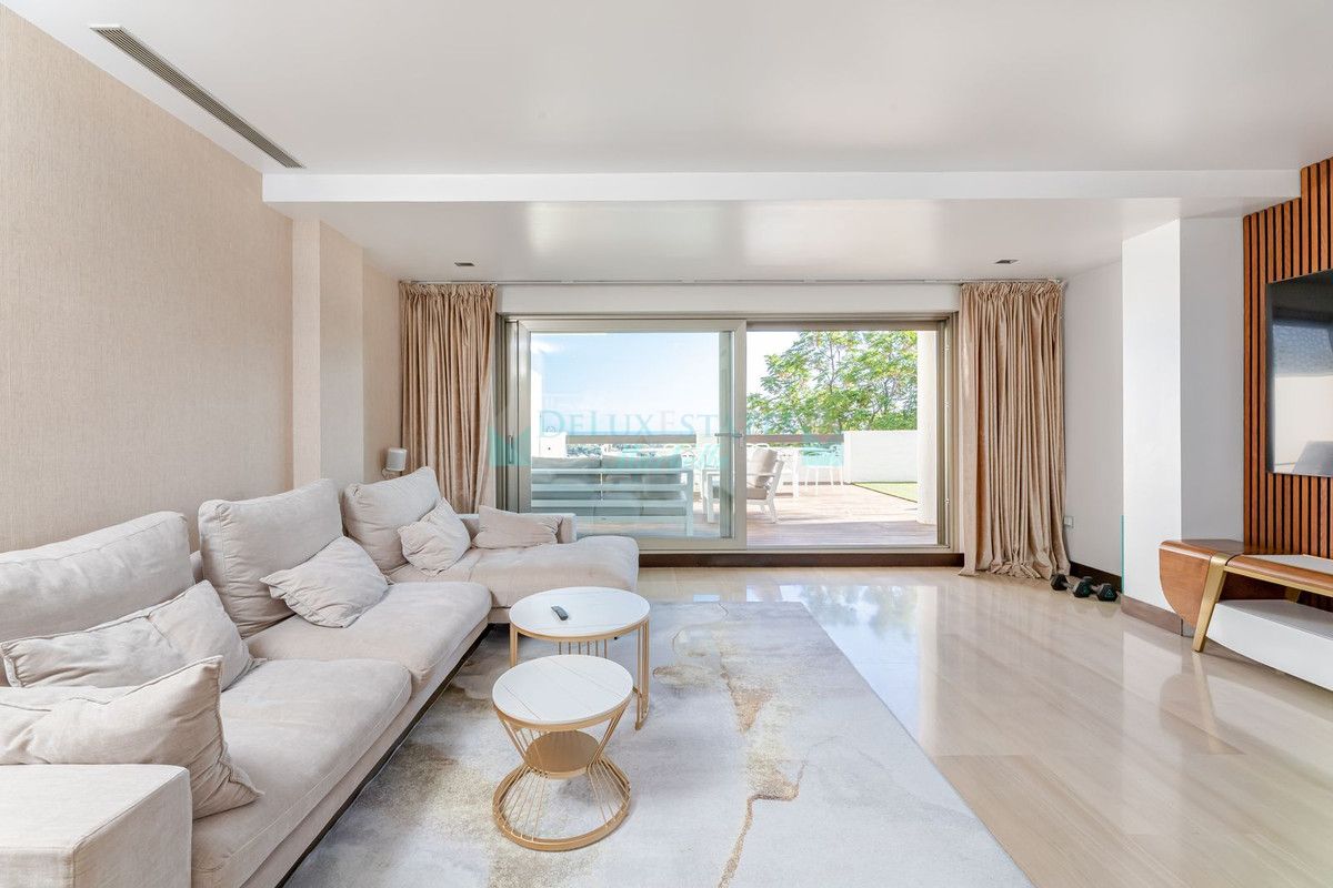 Apartment for sale in Benahavis