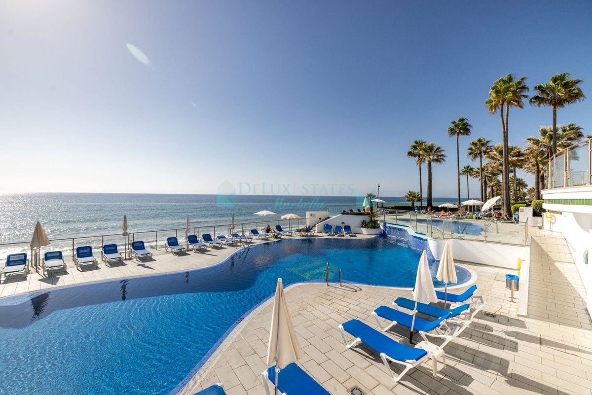 Penthouse for sale in New Golden Mile, Estepona