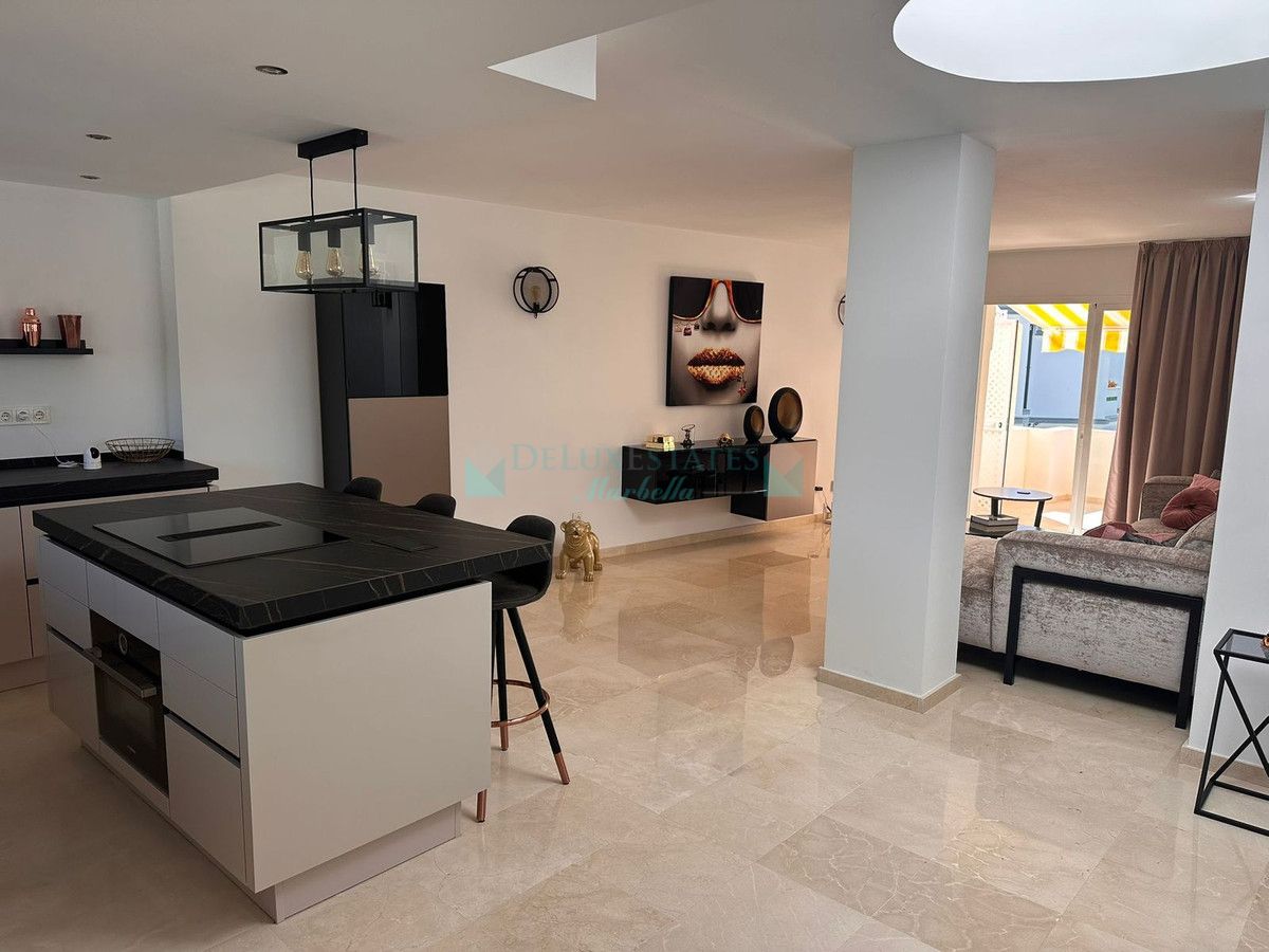 Penthouse for sale in New Golden Mile, Estepona