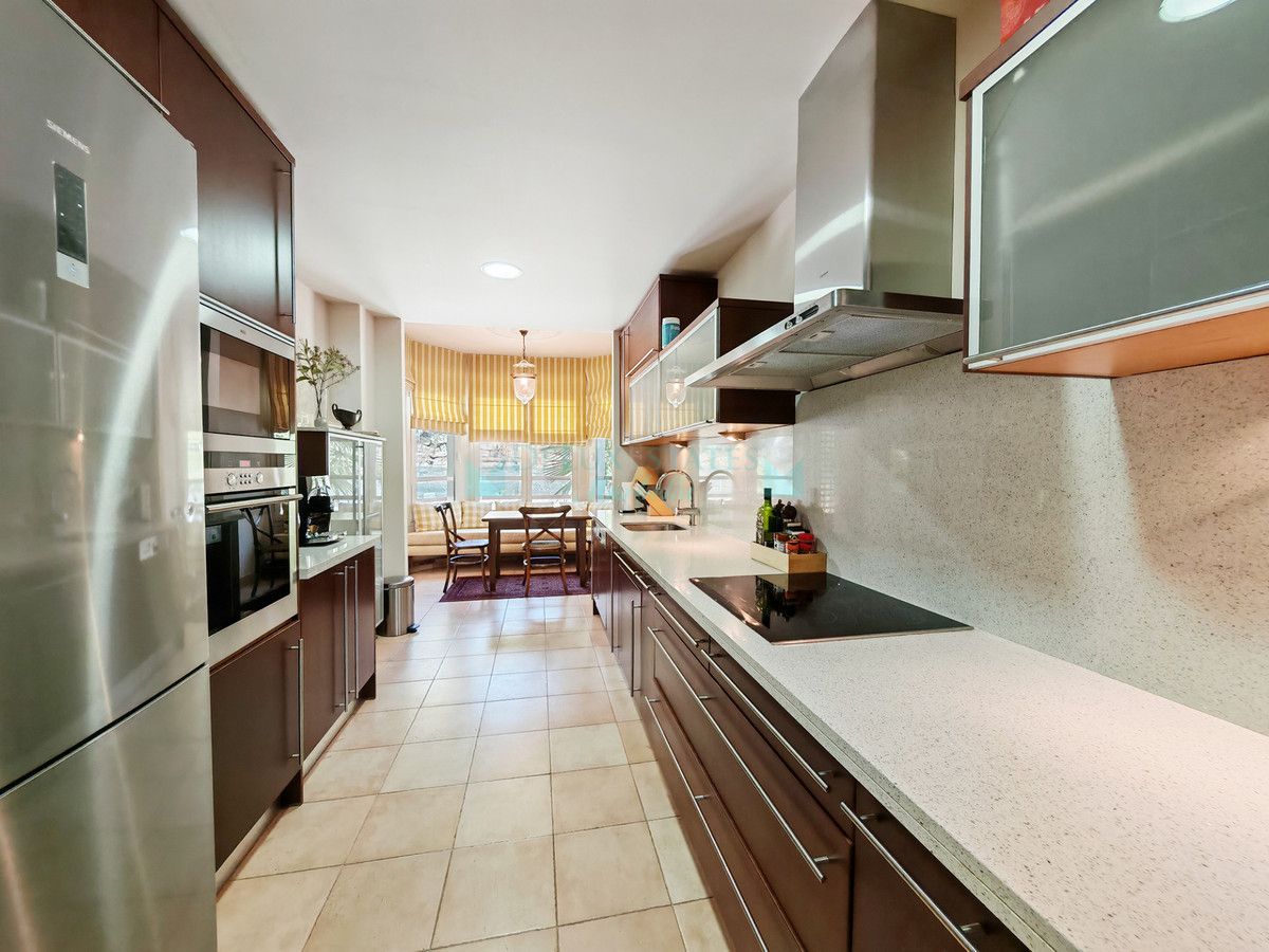 Apartamento en alquiler en Sierra Blanca, Marbella Golden Mile