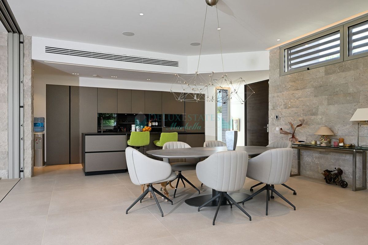 Villa for sale in Marbesa, Marbella East