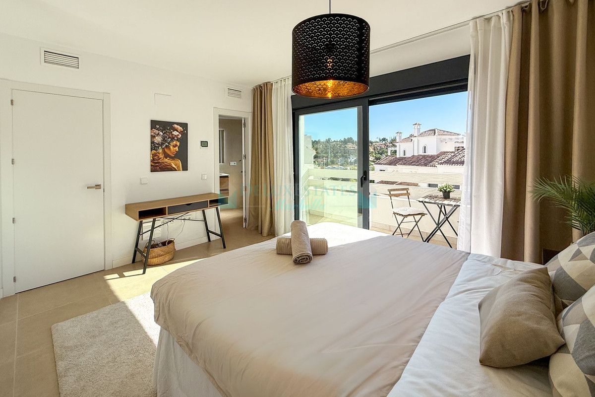 Town House for sale in El Paraiso, Estepona