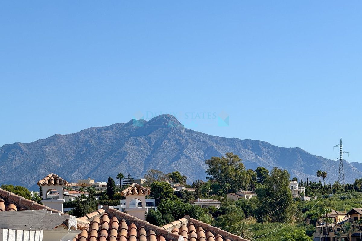 Town House for sale in El Paraiso, Estepona