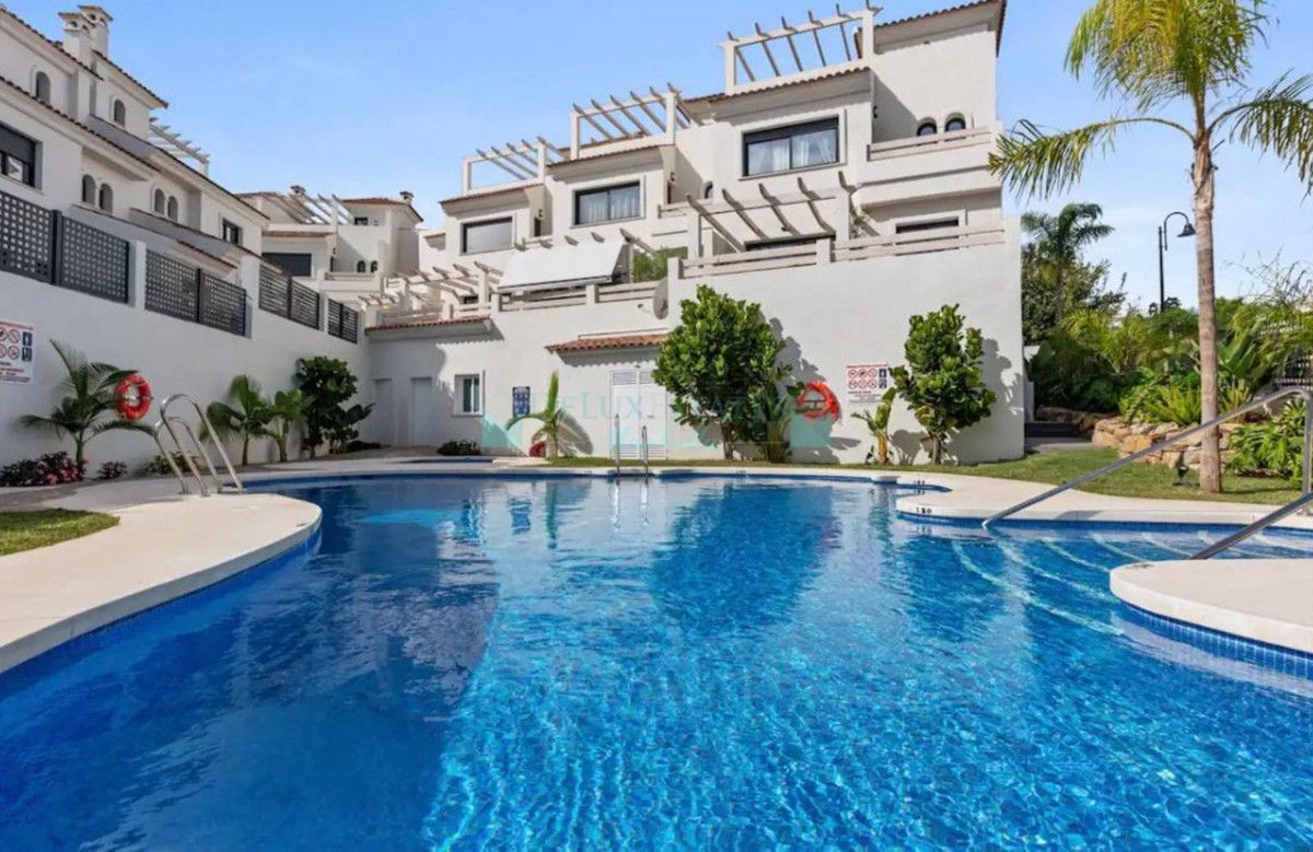 Town House for sale in El Paraiso, Estepona