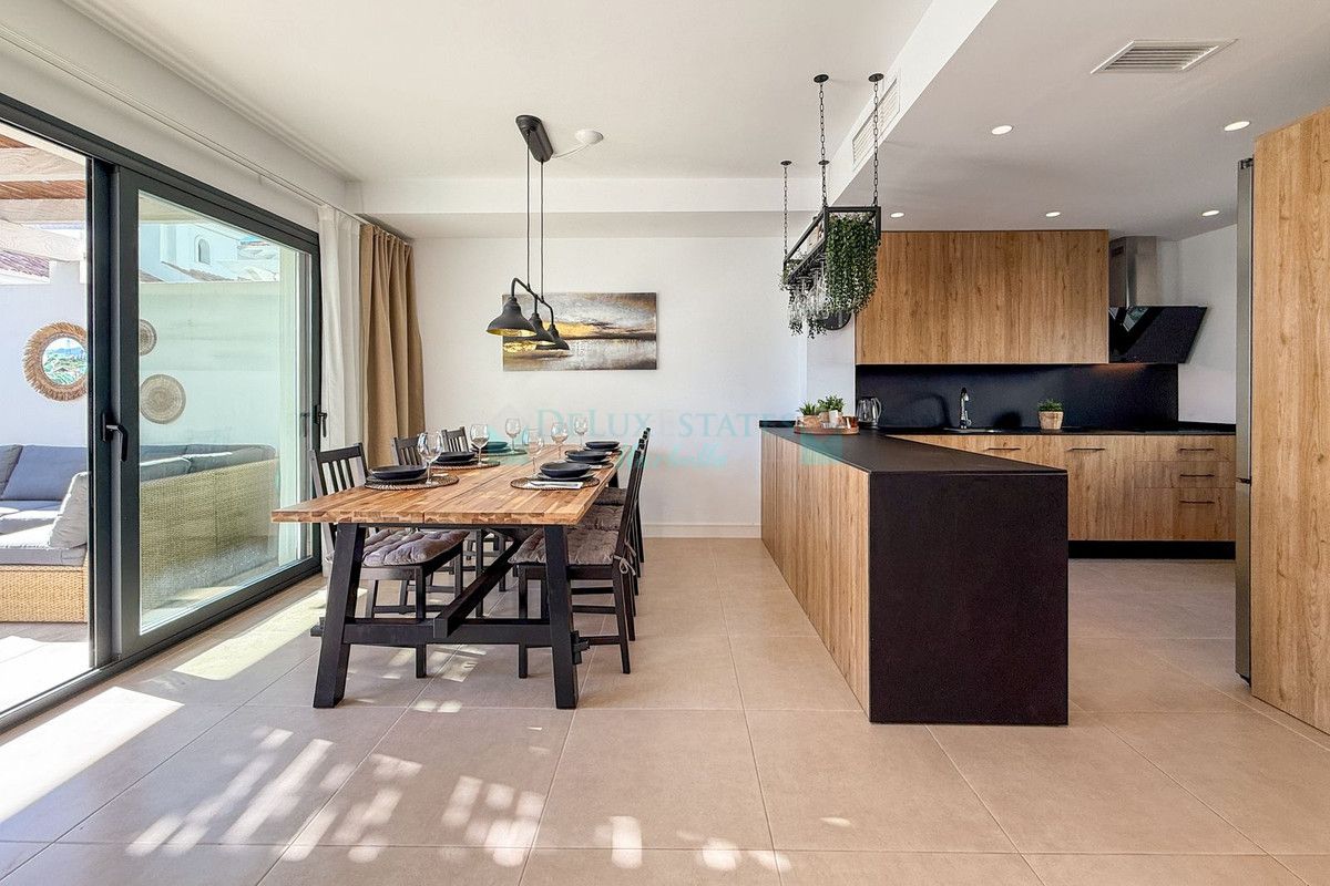 Town House for sale in El Paraiso, Estepona