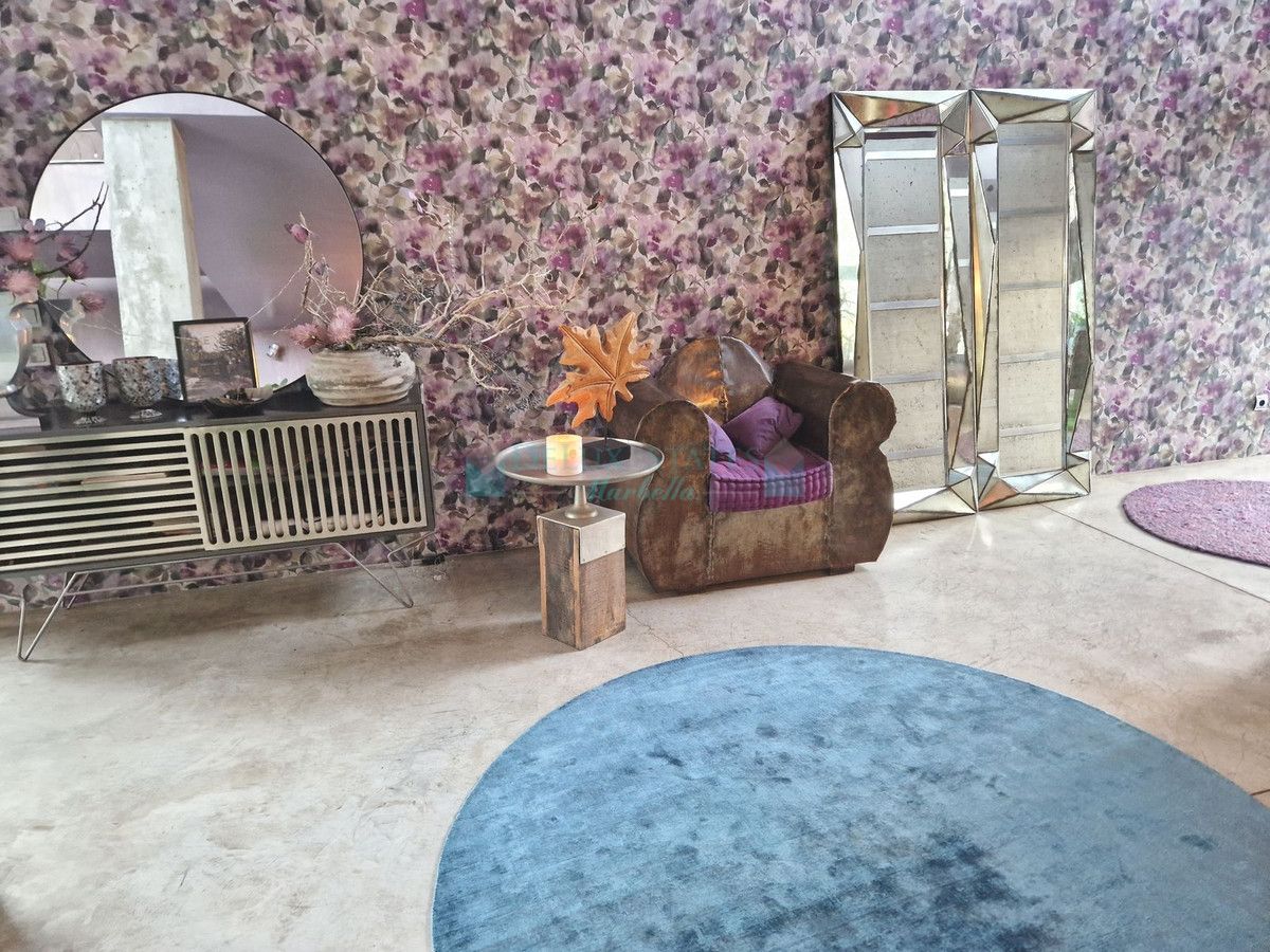 Villa for sale in Estepona