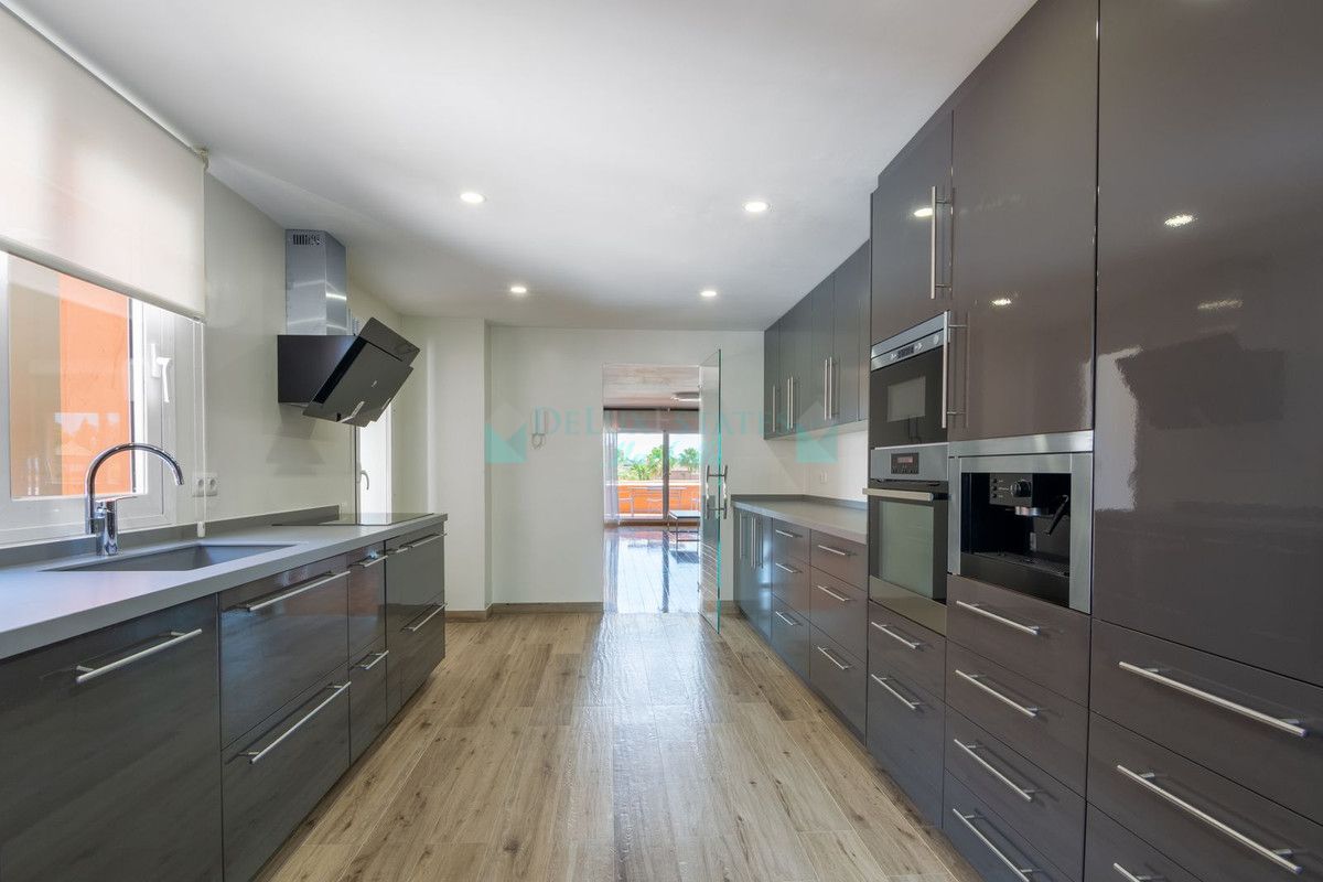 Penthouse for sale in Guadalmina Baja, San Pedro de Alcantara