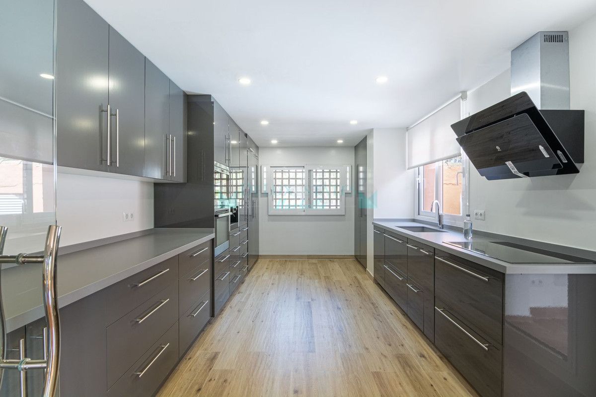 Penthouse for sale in Guadalmina Baja, San Pedro de Alcantara