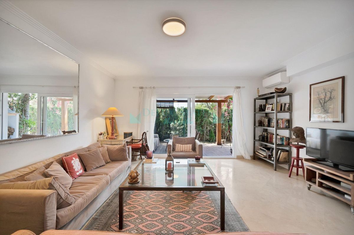 Semi Detached Villa for sale in Nagüeles, Marbella Golden Mile