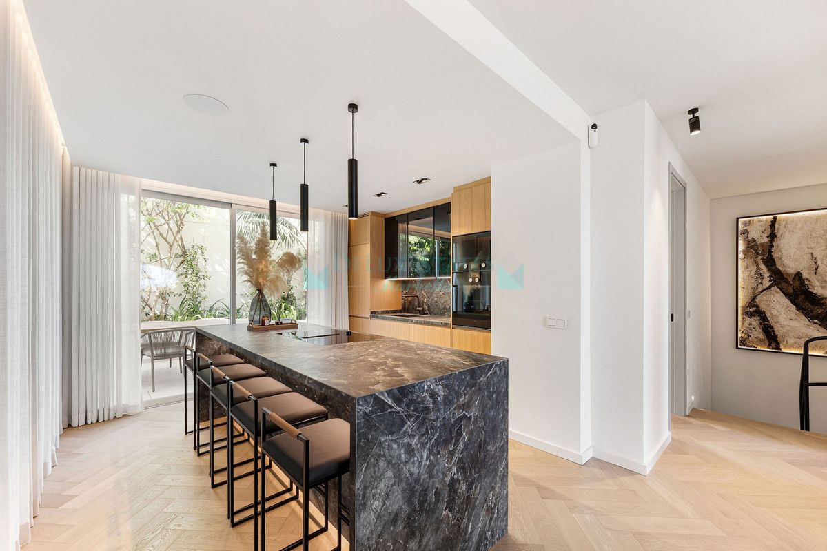 Town House for sale in Marbella Golden Mile