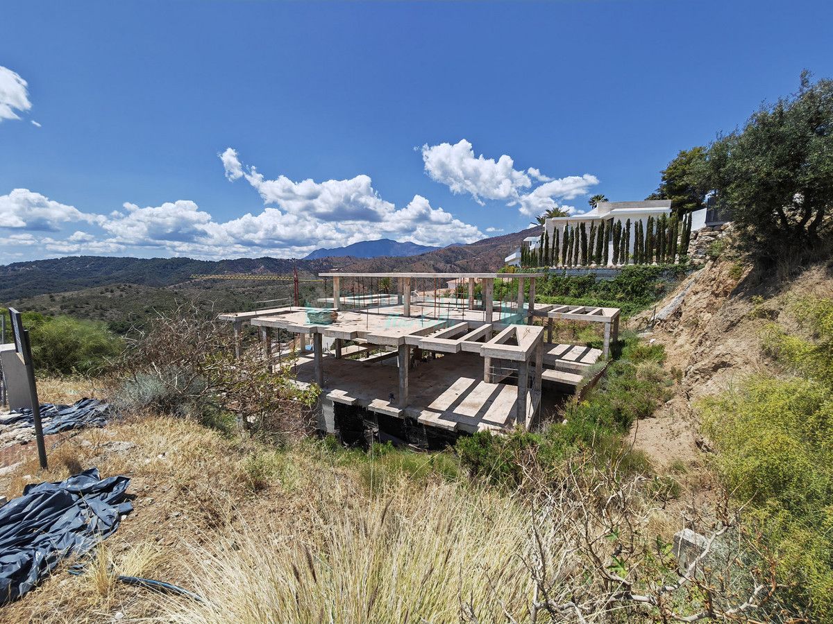 Plot for sale in Benahavis