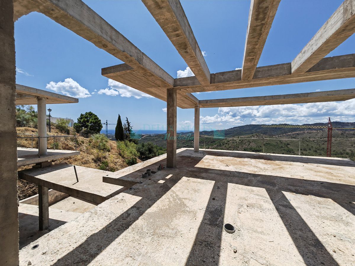 Plot for sale in Benahavis