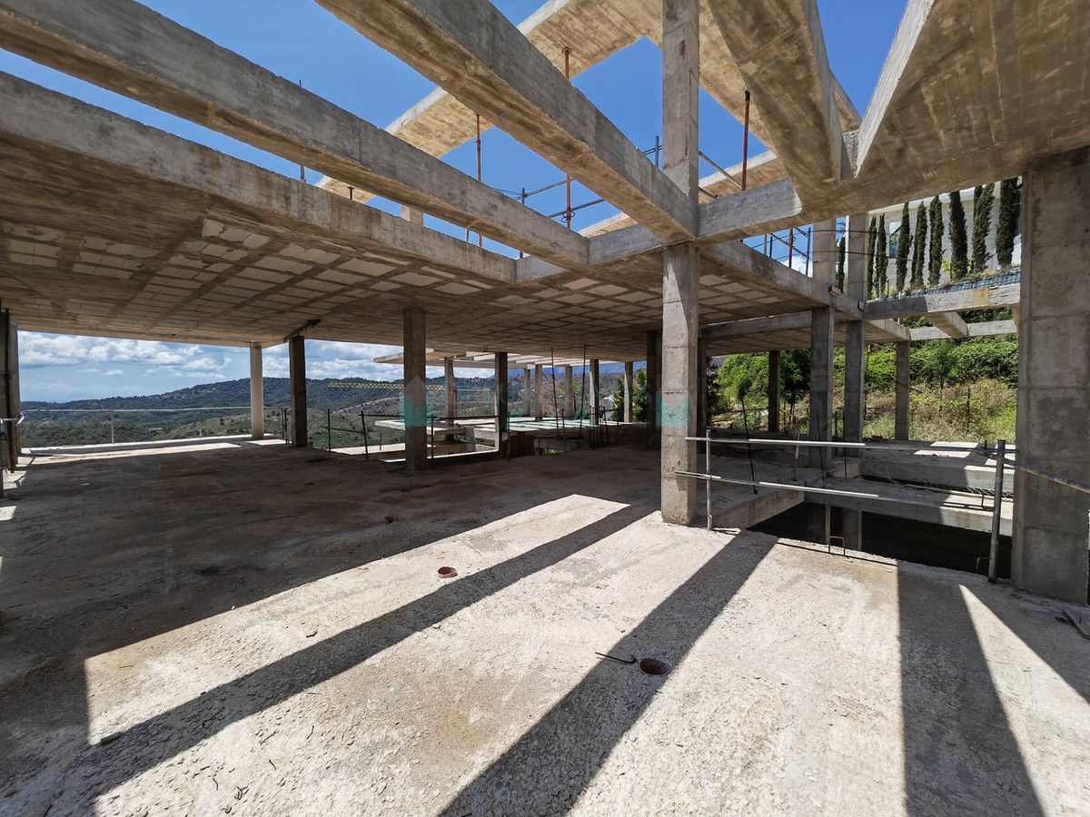 Plot for sale in Benahavis