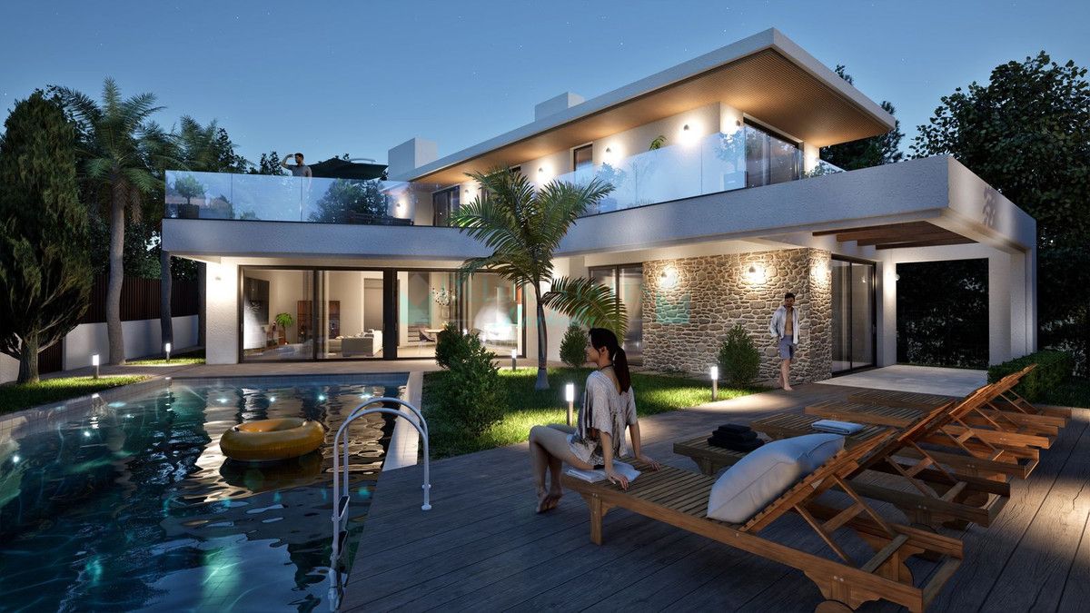 Villa for sale in Cabopino, Marbella East