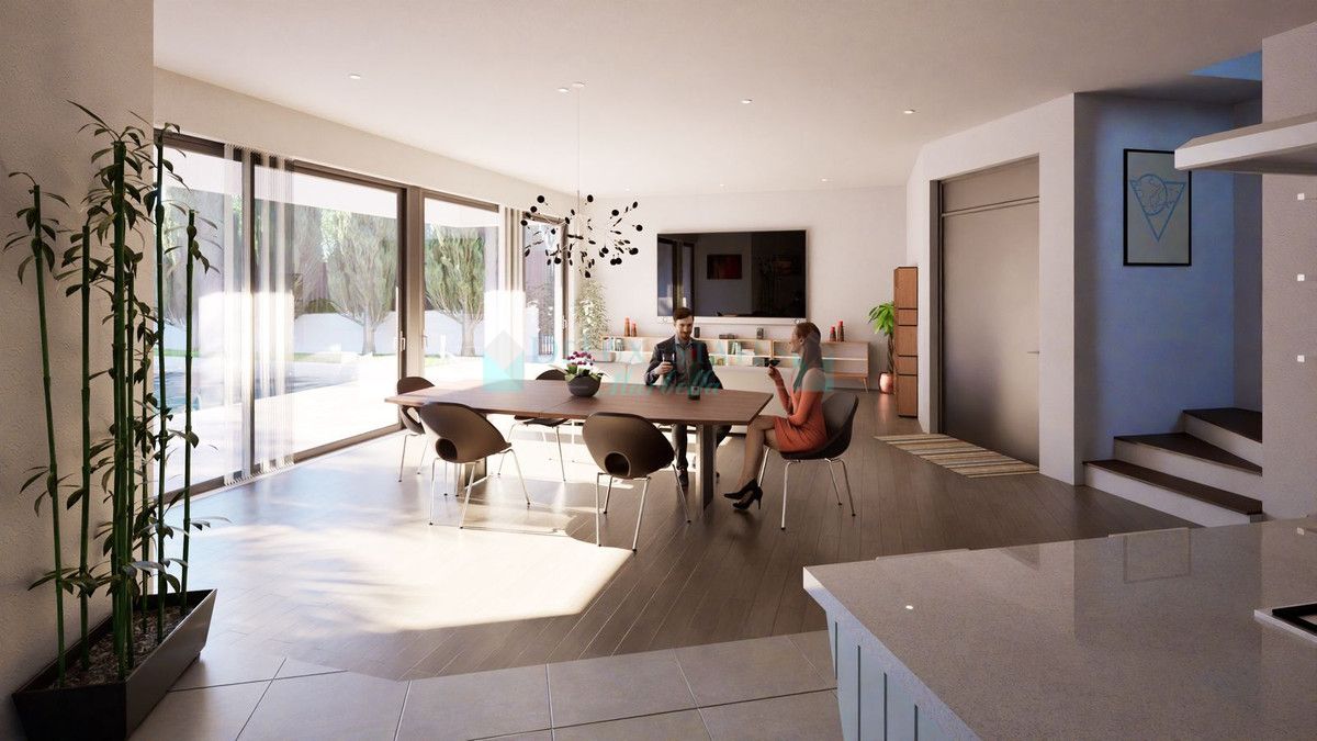 Villa for sale in Cabopino, Marbella East