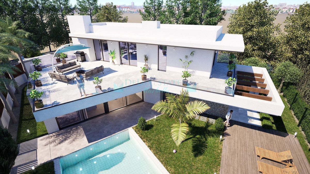Villa for sale in Cabopino, Marbella East