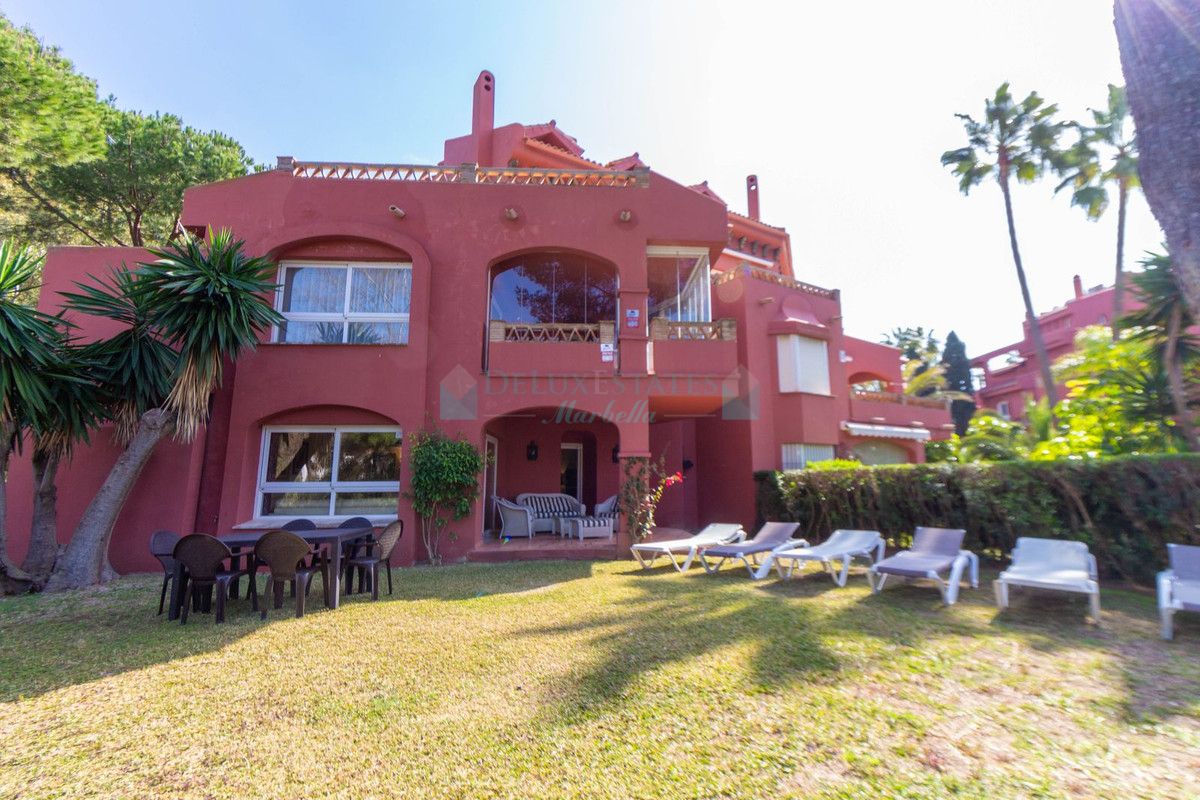 Ground Floor Apartment for sale in Elviria, Marbella East